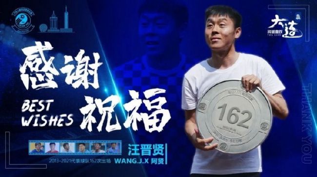 第28分钟，多库过人后内切打门，可惜打到立柱了。